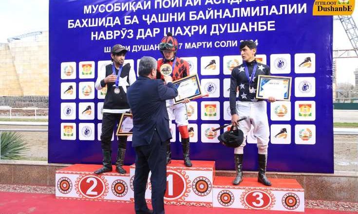 НАВРӮЗИ ДУШАНБЕ. Ғолибони мусобиқаи пойгаи аспдавонӣ муайян шуданд