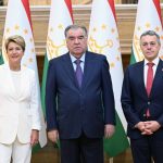 Пешвои миллат Эмомалӣ Раҳмон Вазири федералии корҳои хориҷӣ, Вазири федералии молия ва Раиси Бонки миллии Швейтсарияро ба ҳузур пазируфтанд